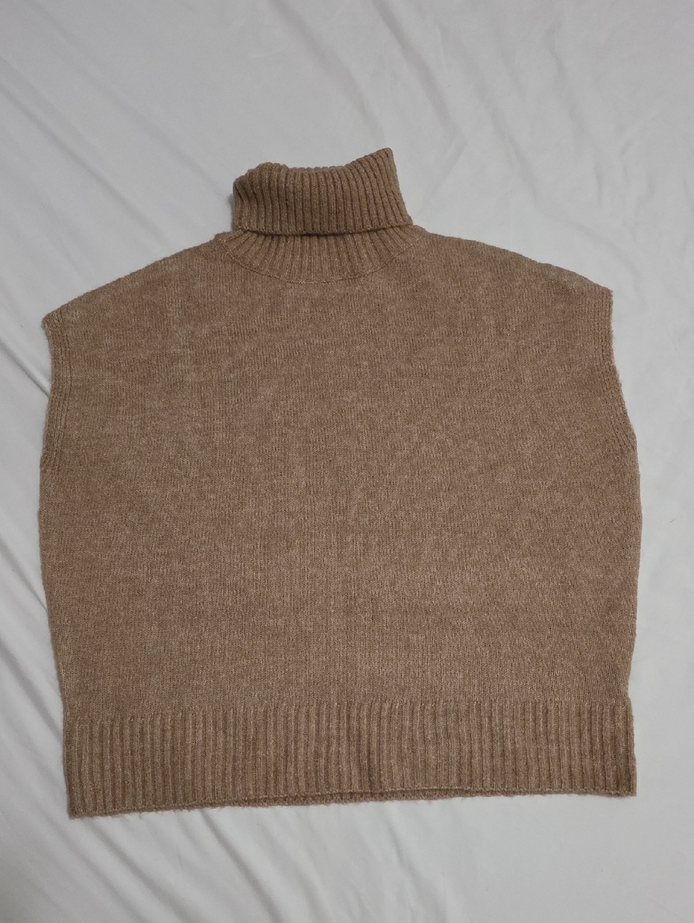 Womens Tan Turtleneck Knit Shortsleeve Sweater